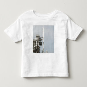 Die Ares IX Rakete wird auf der Abschussrampe 2 Kleinkind T-shirt