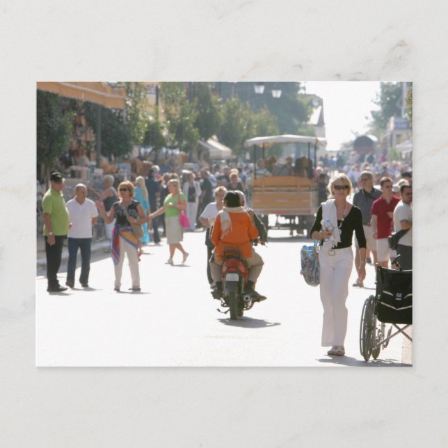 Die belebte Straße in Katakolon Griechenland Postkarte (Vorderseite)