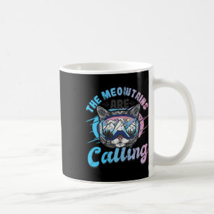 Die Berge nennen Schneeschuhe Kaffeetasse