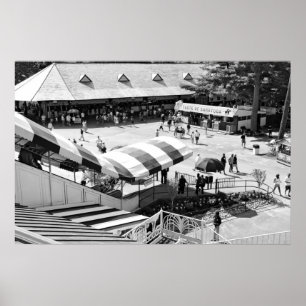 Die berühmten roten und weißen Markisen an Poster