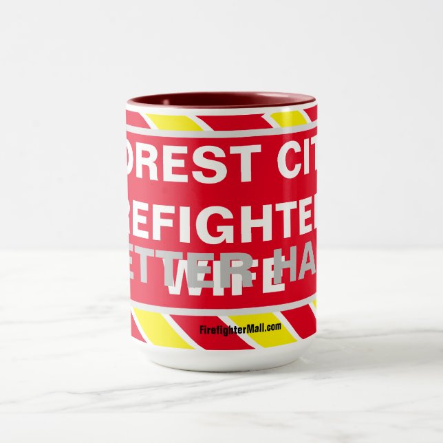 DIE BESSERE TASSE DER WALDSTADT FIREFIGHTER IN DER (Zentrum)