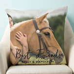 Die besten Freunde des Fotos Reiten Kissen<br><div class="desc">Feiern Sie Ihren besten Freund mit einem eigenen Pferd Foto Keepsake Kissen. Jedes Pferd verdient sein eigenes personalisiertes Foto Kissen. Wunderschönes Geschenk an alle Pferd Mama's & Reiter ! Das Kissen ist zweiseitig, sodass Sie auf jeder Seite verschiedene Fotos machen können. Die Vorderseite ist mit dem Namen personalisiert, die Rückseite...</div>