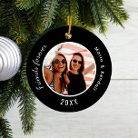 Die besten Freunde Foto-Namen schwarz Keramik Ornament<br><div class="desc">Personalisieren Sie Ihr eigenes Foto. Ein schwarzer Hintergrund. Geben Sie Ihre Namen und das Jahr ein. Weißer Text.</div>