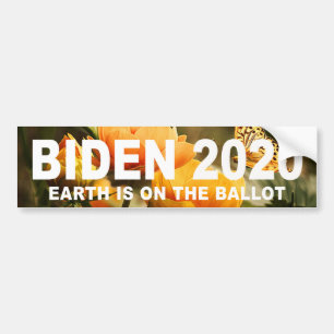 Die Biden 2020 Erde ist auf dem Balkon Autoaufkleber
