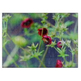 Die Biene mit der roten Blume Schneidebrett