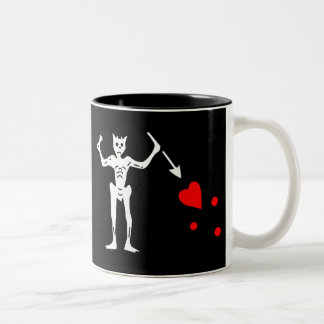 Die Blackbeard authentische Flagge Zweifarbige Tasse