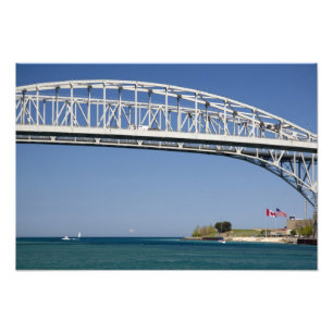 Die Blaue Wasserbrücke ist eine zweispurige Brüc Fotodruck