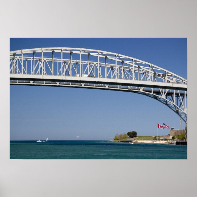 Die Blaue Wasserbrücke ist eine zweispurige Brücke Poster (Vorne)