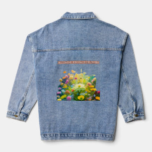 Die blühende Kulisse der Kirschblüten, der Seufzer Jeansjacke