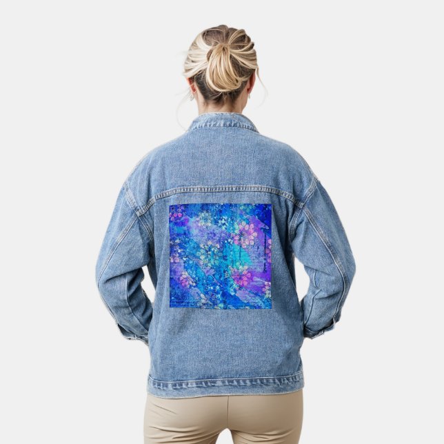 Die Blume wachsen im Sapphire-Teich Jeansjacke (Modell)