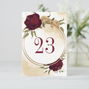 Die botanische Tischnummer Maroon-Beige