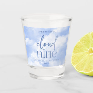 Die Braut ist auf Cloud Nine Blue Junggeselinnen-A Schnapsglas