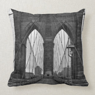 Die Brooklyn-Brücke in New York City Kissen