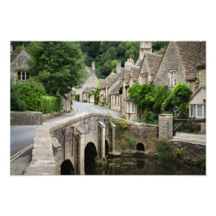 Die Brücke in Castle Combe, UK Druck