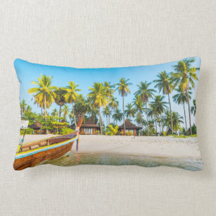 Die Bungalowe des Fremdenverkehrsorts auf dem Lendenkissen