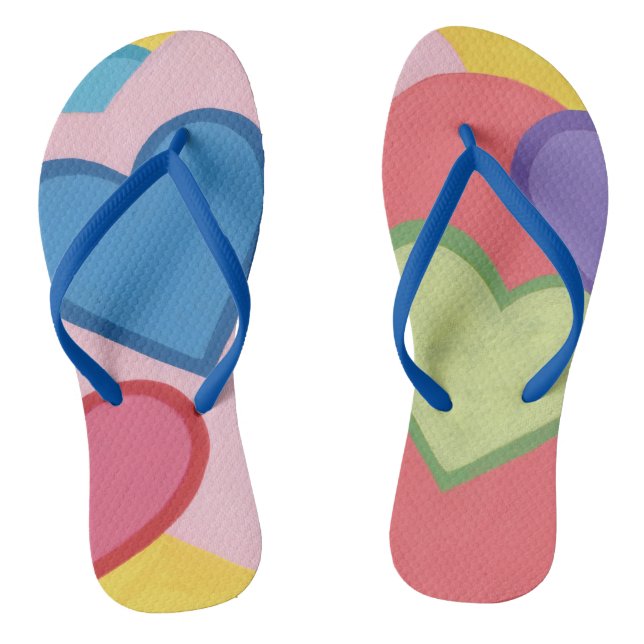 Die bunten überlagerten Trendy Herzen drehen Flip Flops (Fußbett)