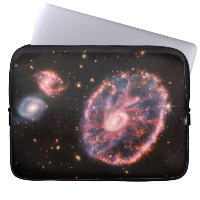 Die Cartwheel Galaxie und ihre Begleitgalaxien. Laptopschutzhülle (Vorderseite)