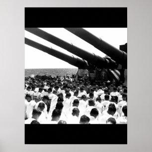 Die Crew der USS SÜDDAKOTA steht_War Image Poster