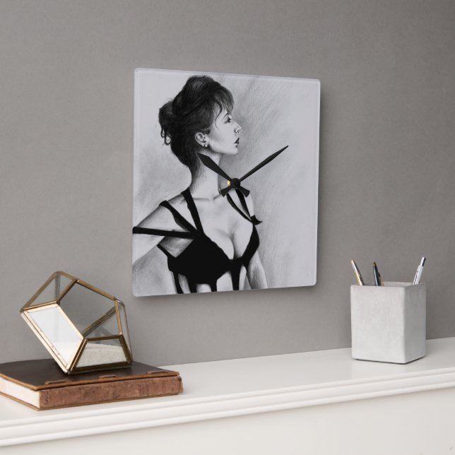 Die Dame Portrait Black Dress Zeichne Kunst Quadratische Wanduhr (Büro)