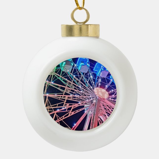 Die Dekoration ist grün und blau Keramik Kugel-Ornament (Vorderseite)