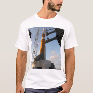 Die Delta-IV-Rakete T-Shirt