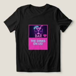 Die Dinks auf dem Glas von Martini Tri-Blend Shirt