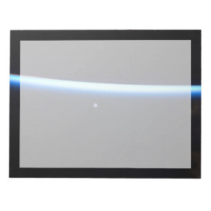 Die dünne Atmosphäre der Erde und ein blühender Mo Notizblock