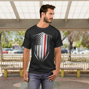 Die dünne rote Linie des Mut-Schwarzen-T - Shirt