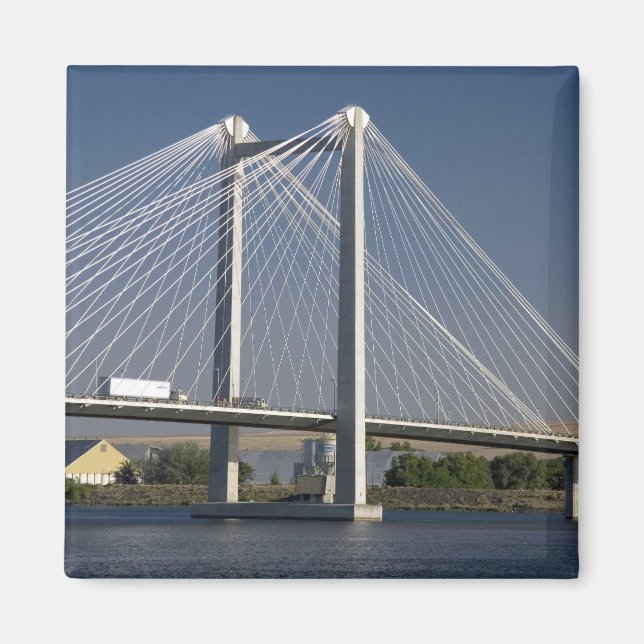 Die Ed Hendler Brücke überspannt den Columbia Rive Magnet (Vorne)