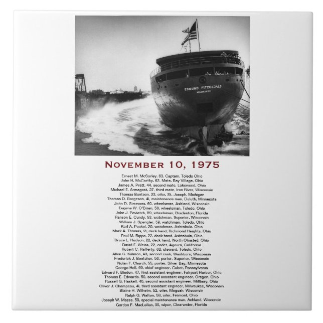 Die Edmund Fitzgerald mit Besatzungsnamen Fliese (Vorderseite)