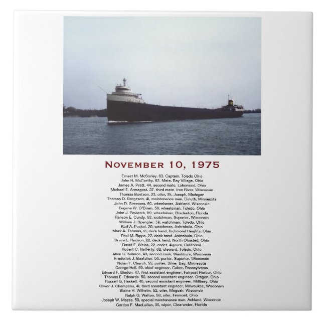Die Edmund Fitzgerald mit Besatzungsnamen Fliese (Vorderseite)