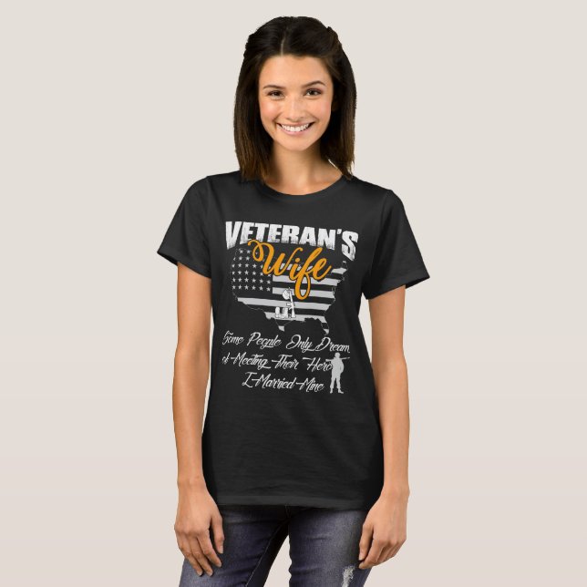 Die Ehefrau-Geschenke des Veterans T-Shirt (Vorne ganz)
