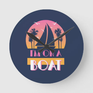 Die einsame Insel - ich bin auf einem Boot Runde Wanduhr