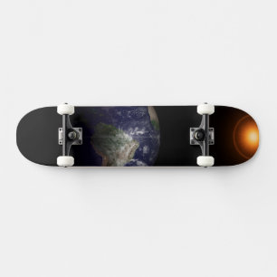 Die Erde an ihrem Äquinoktium. Skateboard