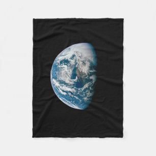 Die Erde wurde aus dem Apollo 13 Raumfahrzeug geno Fleecedecke