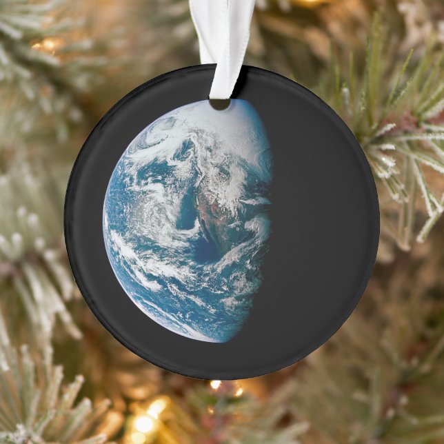 Die Erde wurde aus dem Apollo 13 Raumfahrzeug geno Ornament (Baum)