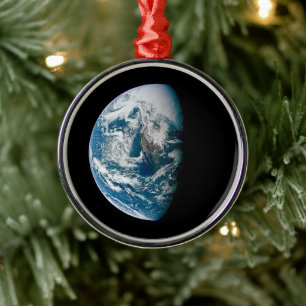 Die Erde wurde aus dem Apollo 13 Raumfahrzeug geno Ornament Aus Metall
