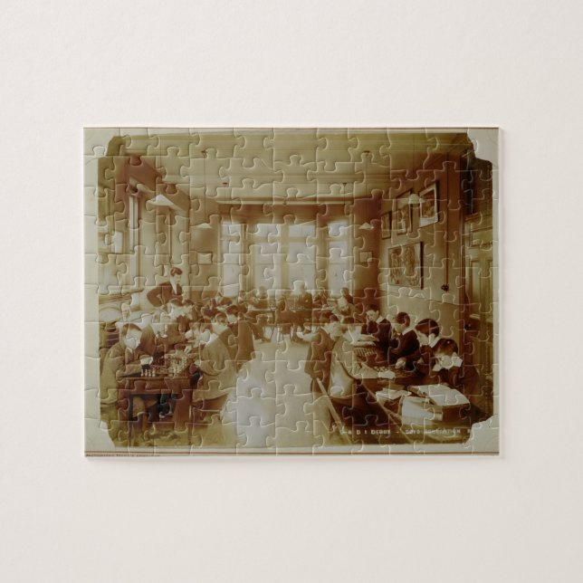 Die Erholungs-Raum des Jungen beim tauben und Puzzle (Horizontal)