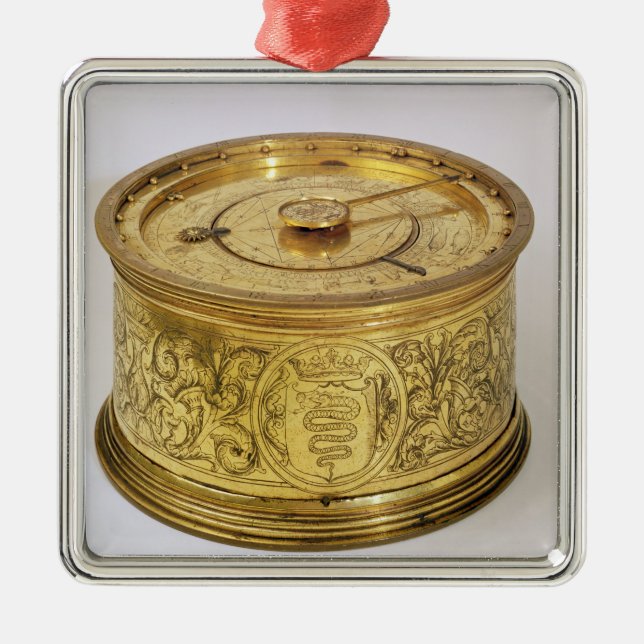 Die erste feder-getriebene Uhr mit Sicherung, 1525 Ornament Aus Metall (Vorne)