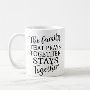 Die Familie, die spirituelle Zitate zusammenbetet Kaffeetasse