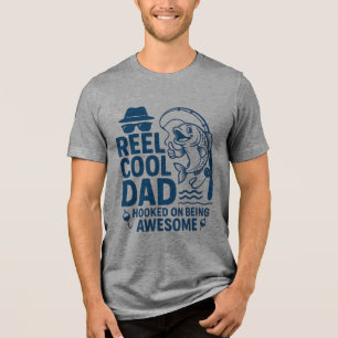 Die Fänge des Tages? Cooler Vater mit einer Rolle Tri-Blend Shirt