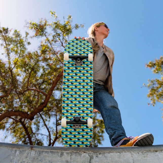 Die Farben der Bahamas-Fahne lauschen dem Muster-P Skateboard (Außenbereich 1)