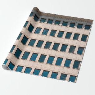 Die Fassade des modernen Gebäudes mit rechteckigen Geschenkpapier