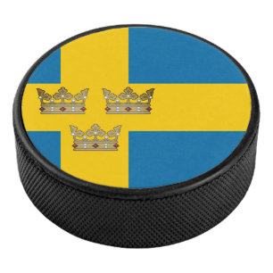 Die Flagge Schwedens mit Drei Kronen Schwedens wur Eishockey Puck