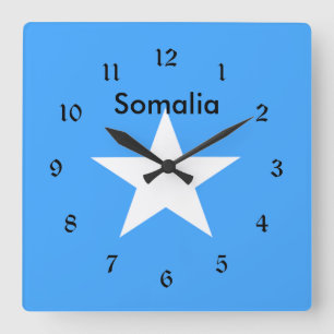 Die Flagge Somalias, mit einem Etikett versehen Quadratische Wanduhr