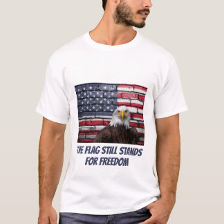 Die Flagge steht noch immer für den T - Shirt der 