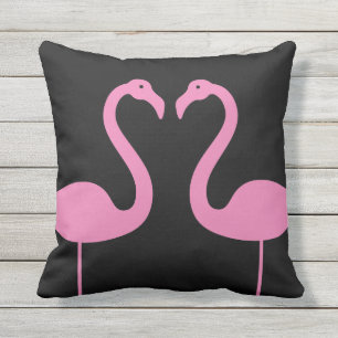 Die Flamingos rosa u. schwarzes Kissen küssen im Für Draußen