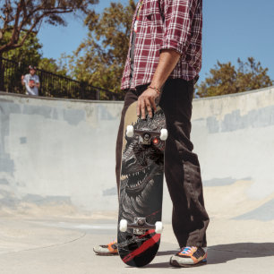 Die Flammen der Kreativität reiten mit Drachenkuns Skateboard