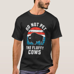 Die flauschigen Kühe, die im sonnigen Bison Buffal T-Shirt