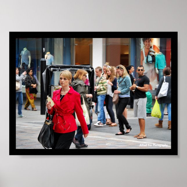 Die Frau in Rot Poster (Vorne)